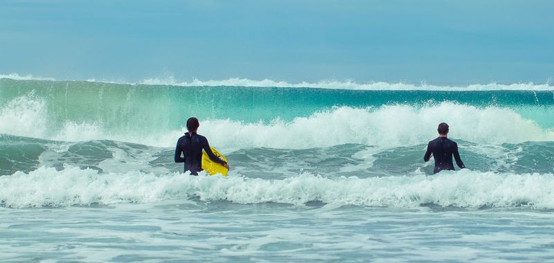 How to experience surf camp holidays the best ways?